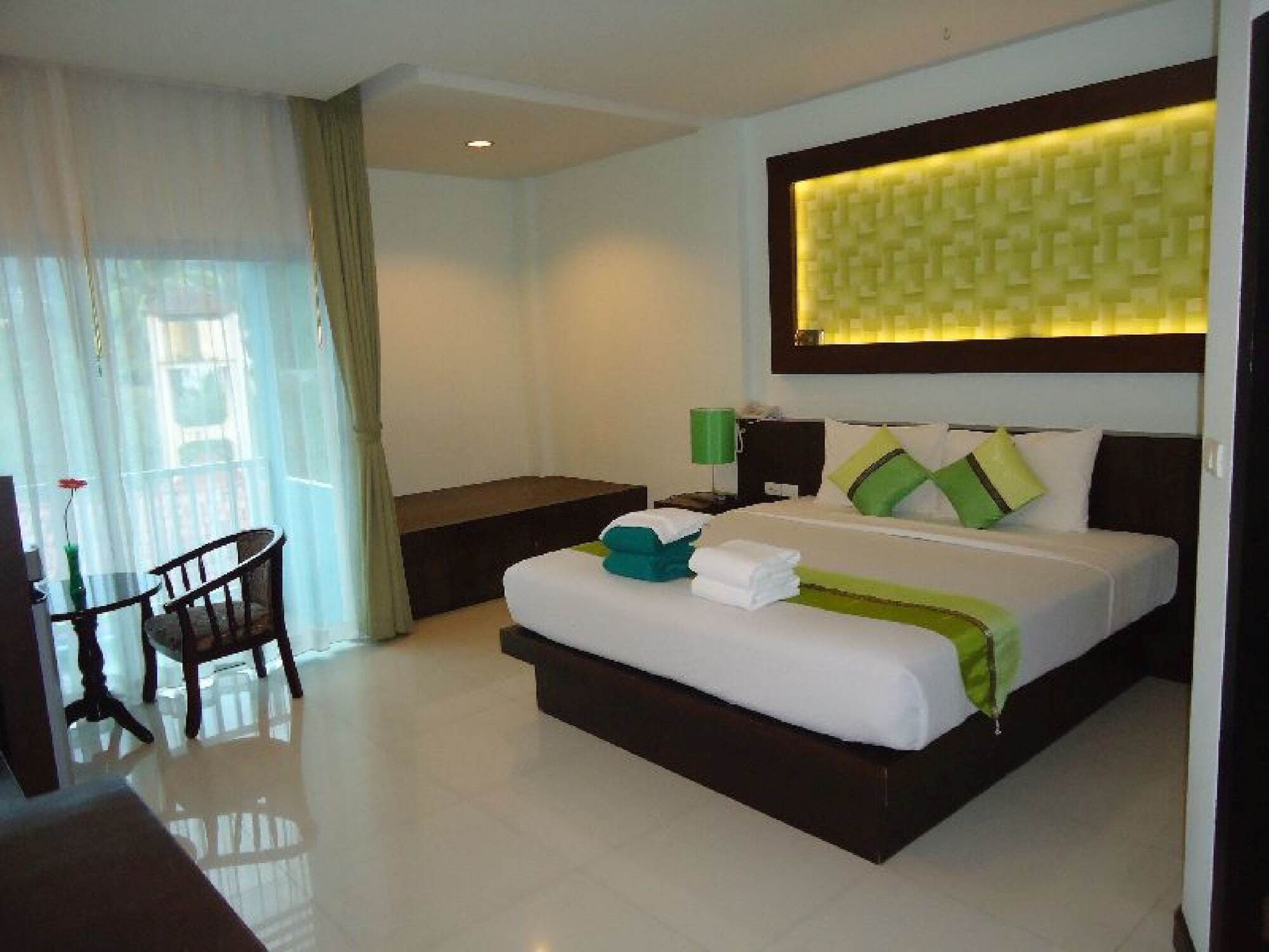 Puding Holiday World Kata Beach  Exterior photo